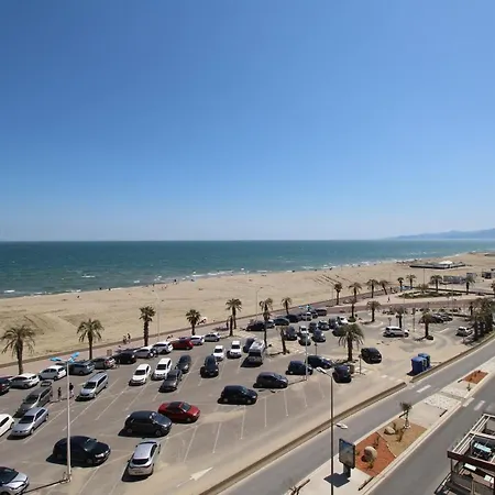 4 Personnes Vue Avec Parking *