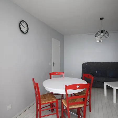 4 Personnes Vue Avec Parking *